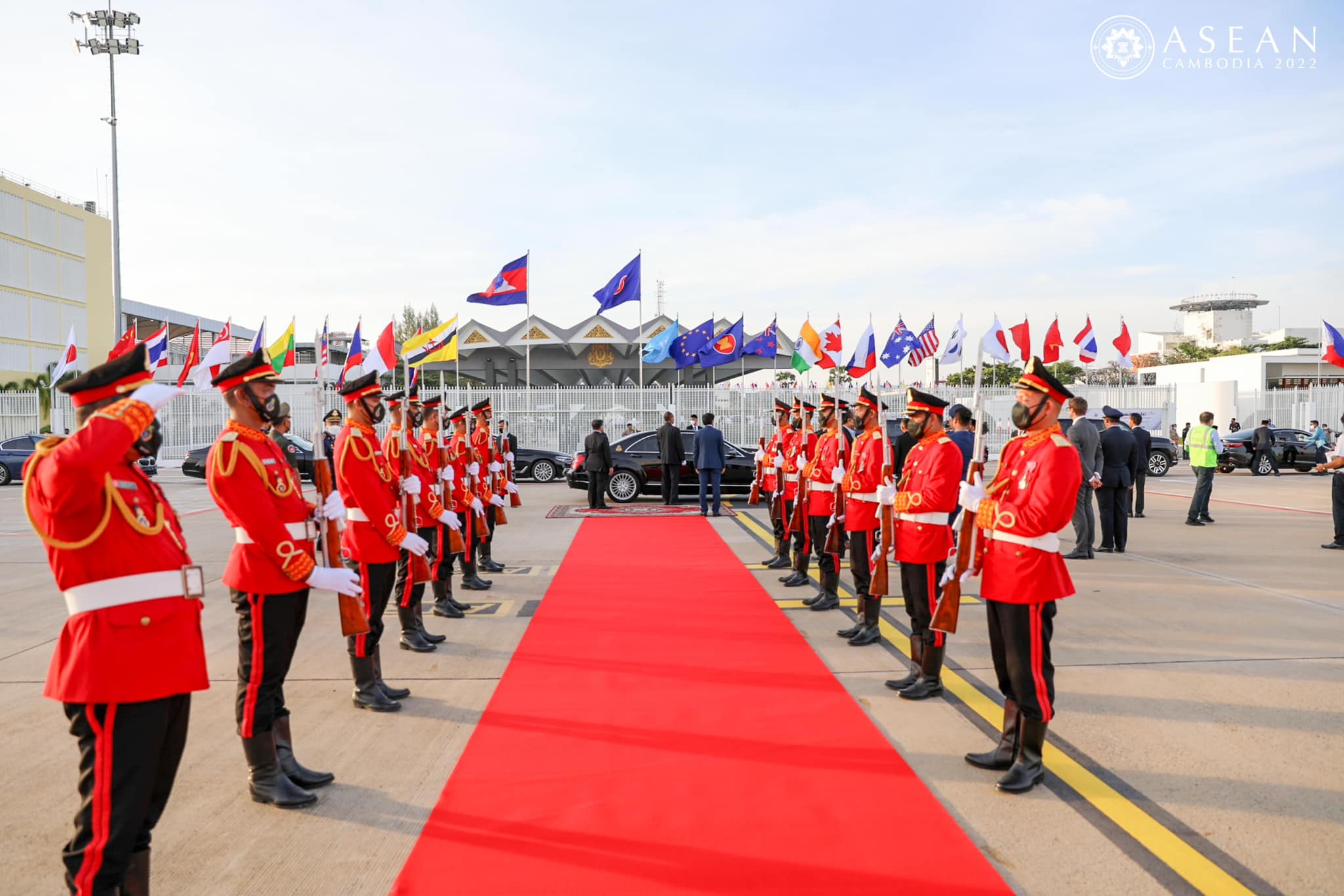 Welcome His Majesty Sultan Haji HASSANAL BOLKIAH MU'IZZADDIN WADDAULAH, the Sultan and Yang Di-Pertuan of Brunei Darussalam, to Cambodia! - The House of Bolkiah